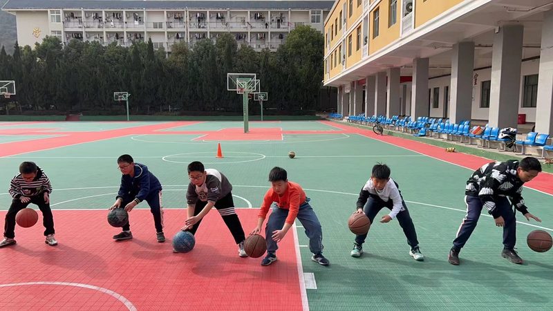 目前市面上教师资格证面试教材主要分为以下几类：