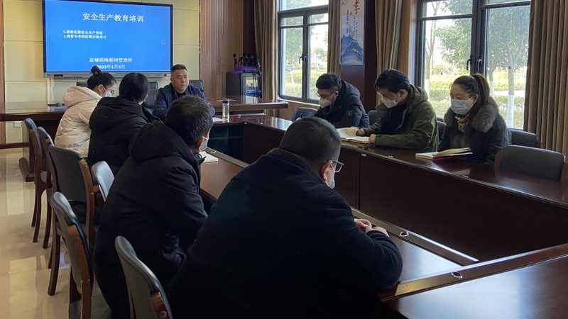 叉车证复审，换证还是续证？揭秘流程与注意事项